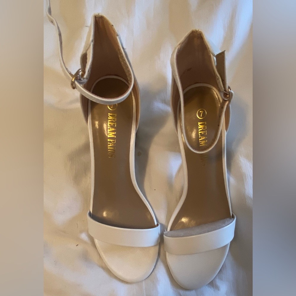 White, low chunk wedding shoes. Size 7. Never worn. Dream pairs.